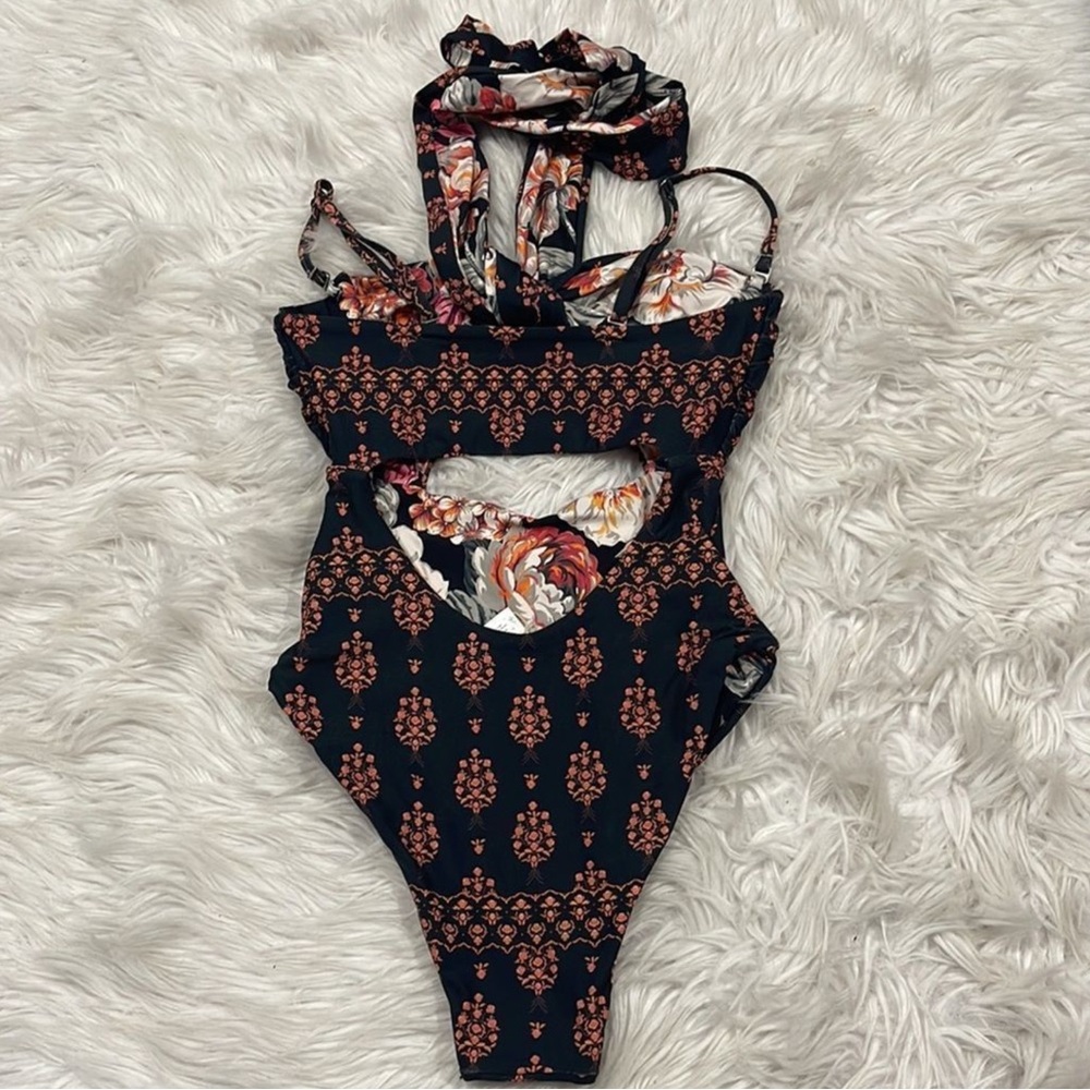 Maaji Convertible Ivonne Cut-Out One-Piece Swimsuit Size Small - Picture 4 of 6